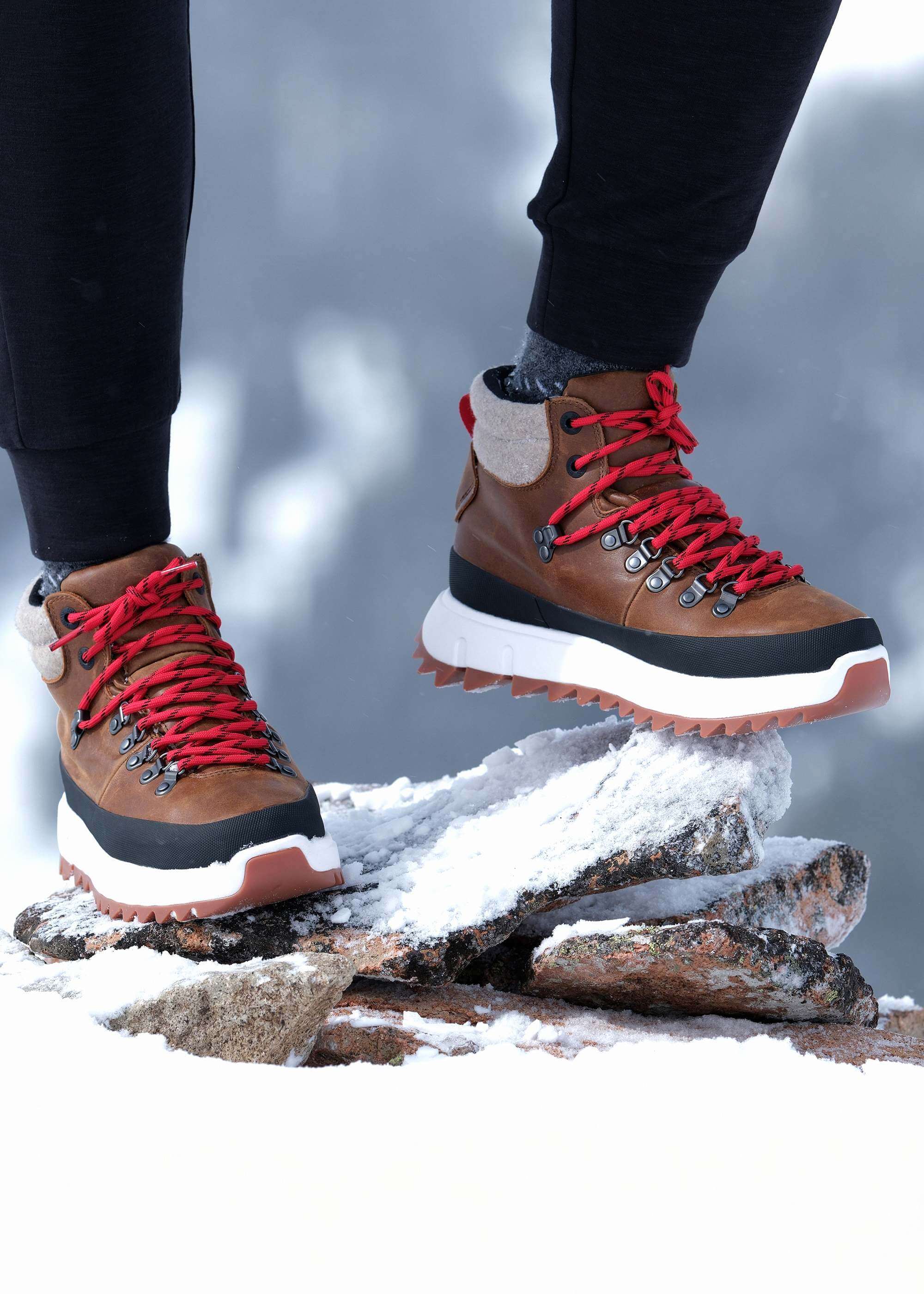 Fjell Boot - background::white,variant::Brown