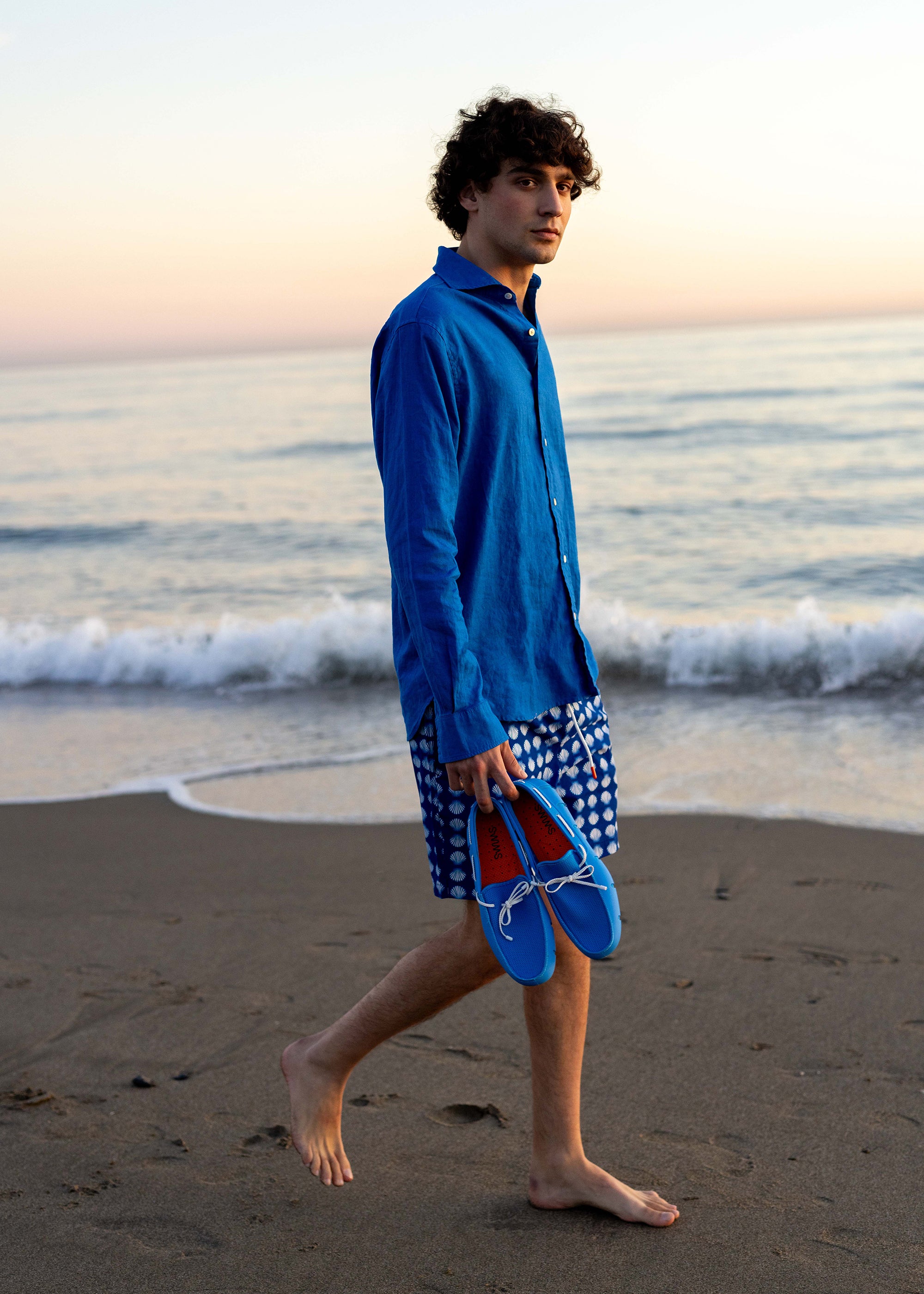 Sol Swim Short (6 ½” Inseam) - background::white,variant::Shells SWIMS Blue