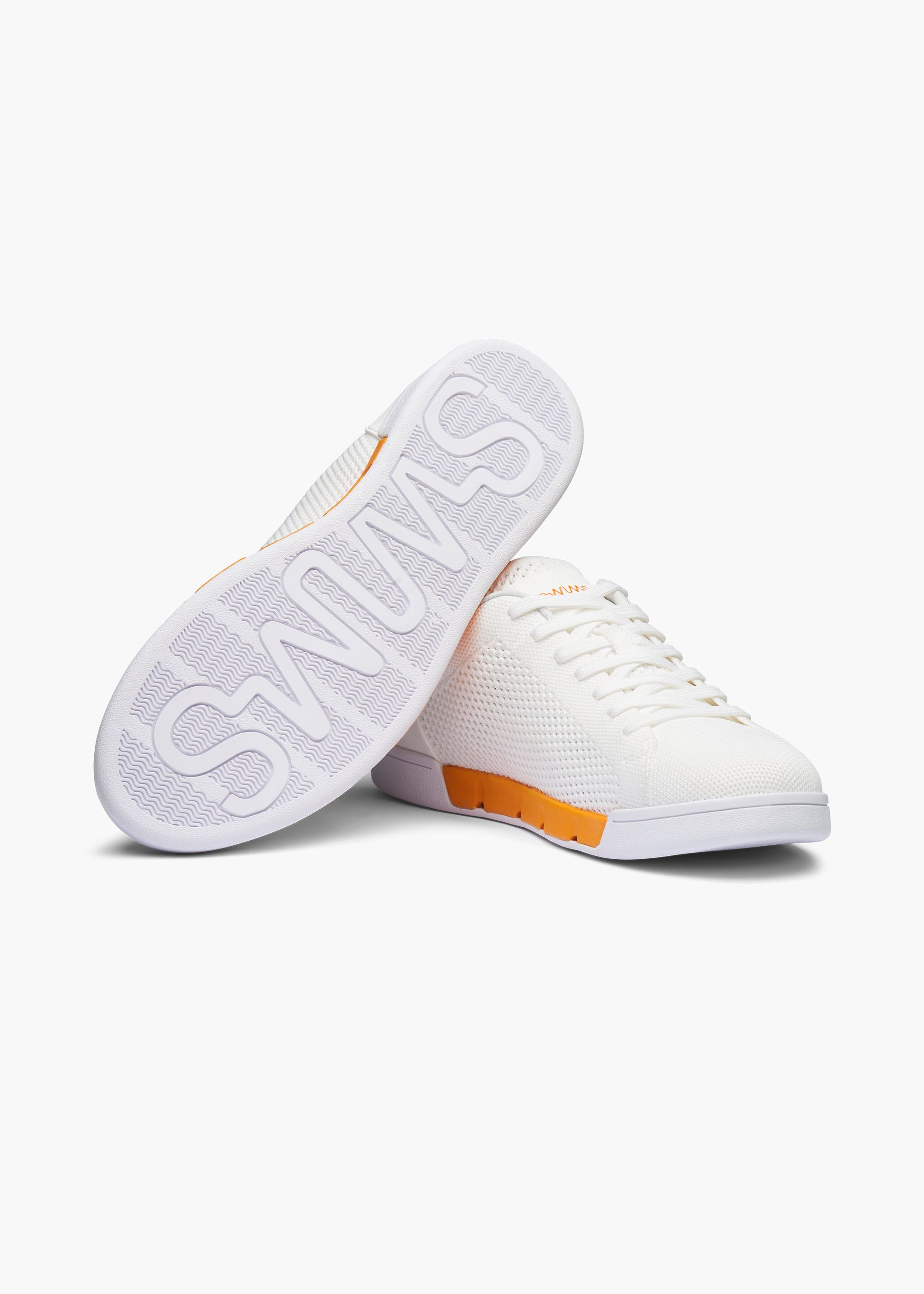 Breeze Tennis Knit - background::white,variant::White/Saffron