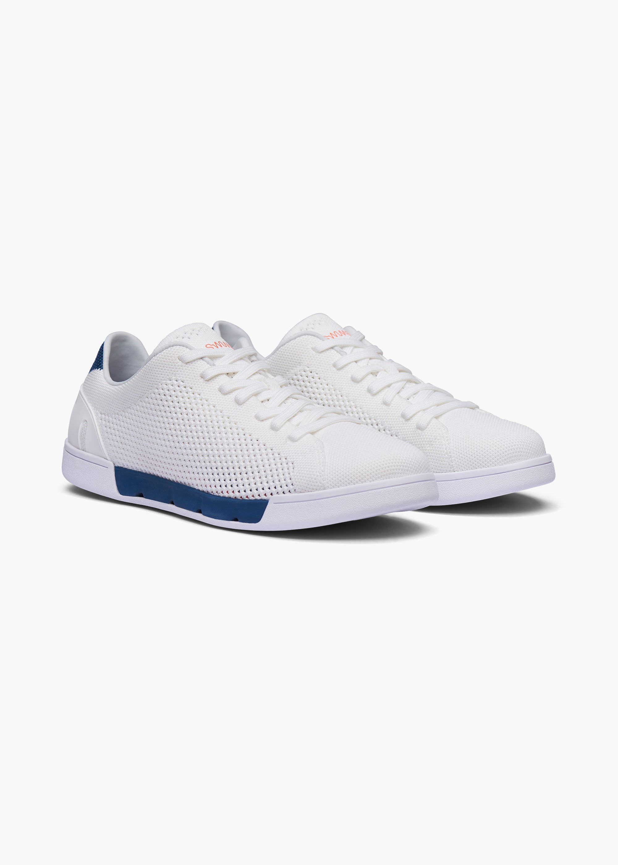 Breeze Tennis Knit - background::white,variant::White/Ensign Blue