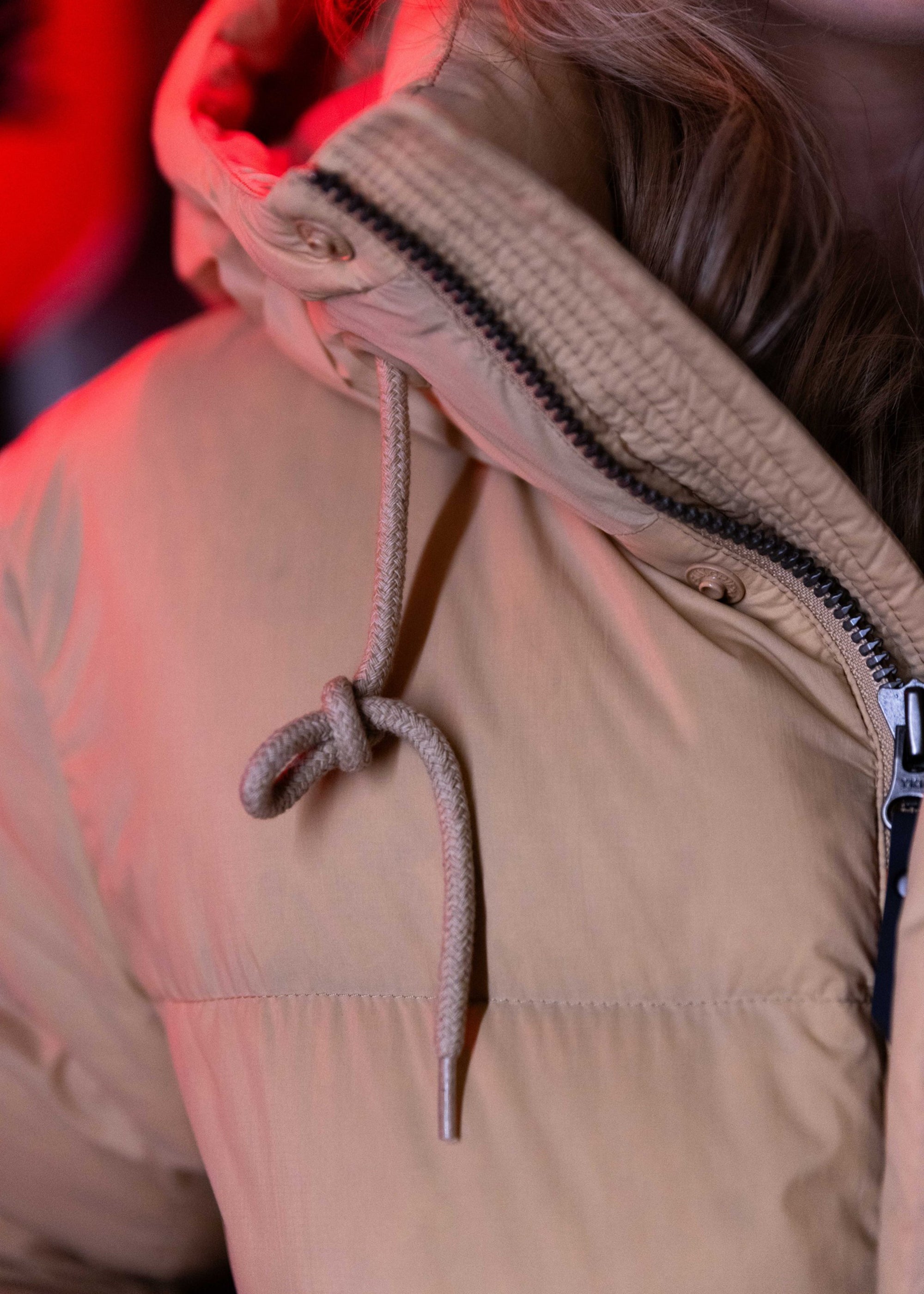 Shiga Down Jacket - background::white,variant::Sand