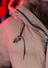 Shiga Down Jacket - background::white,variant::Sand