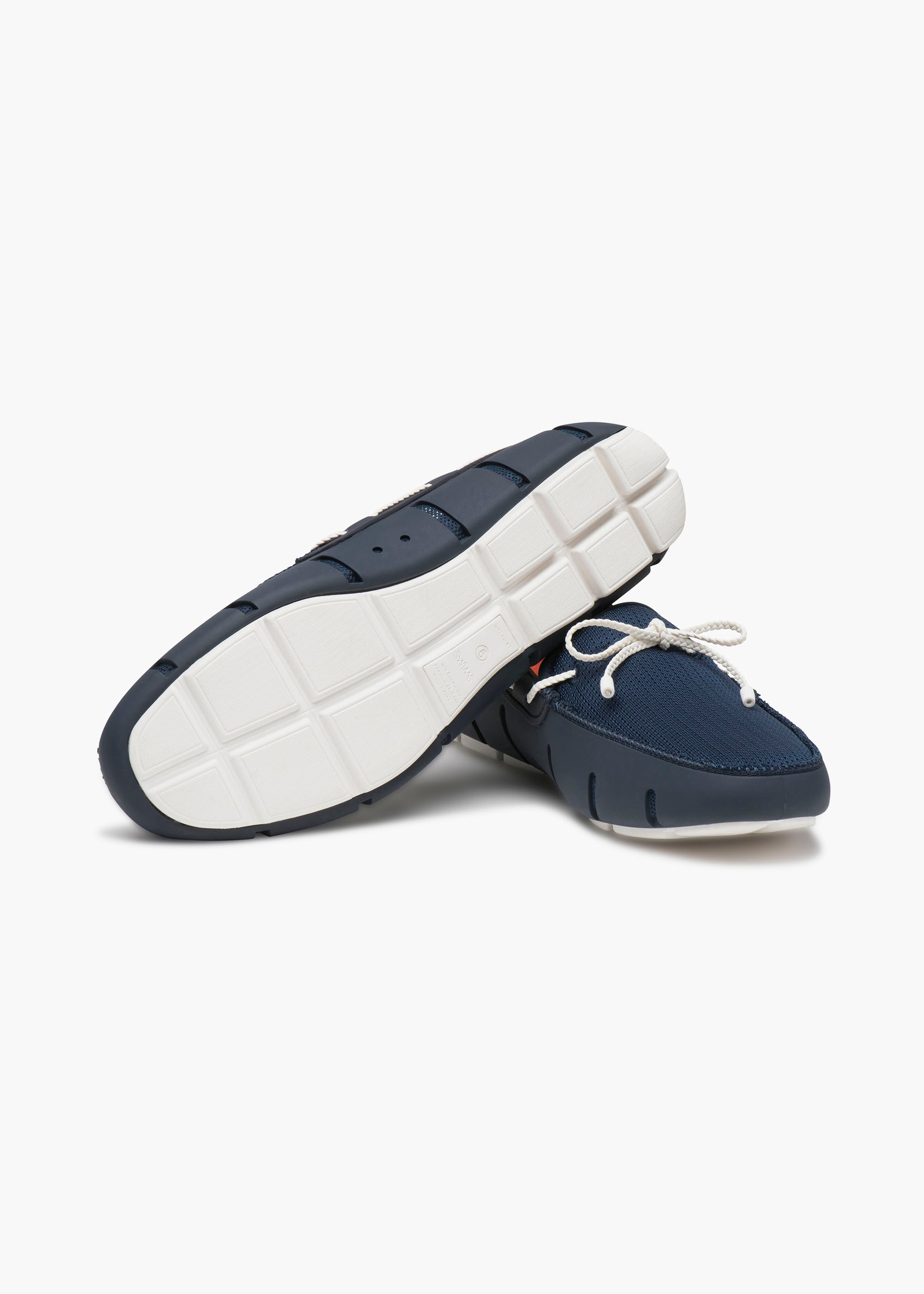 Braided Lace Loafer - background::white,variant::Navy/White