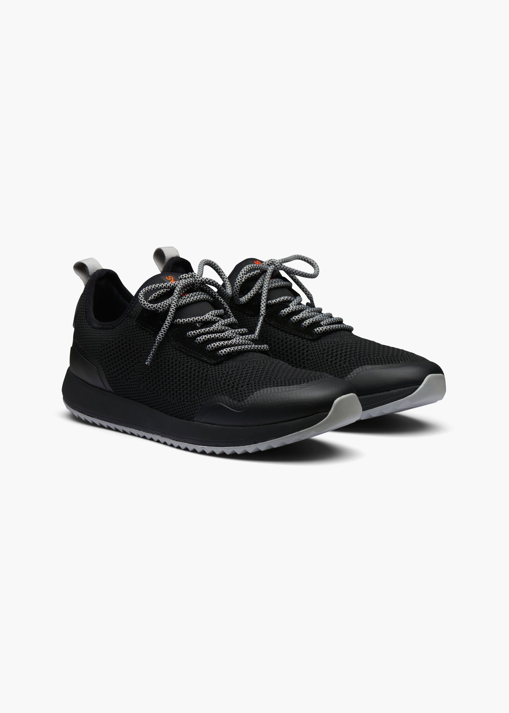 Tasso Runner - background::white,variant::Black